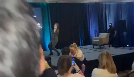 Karaoke with Libby Tanner and Tammy Macintosh, and friends 💙💙 #wentworthcon #wentworth #karaoke #fyp #foryou