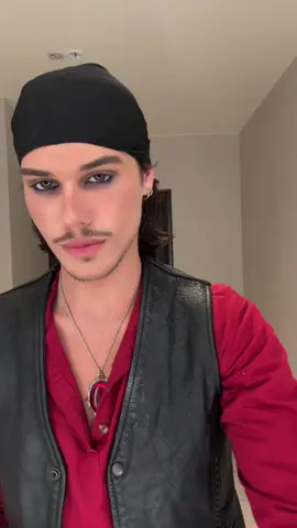 Yo ho 🏴‍☠️ #cosplay #cosplayer #piratesofthecaribbean #jacksparrow #pirate 