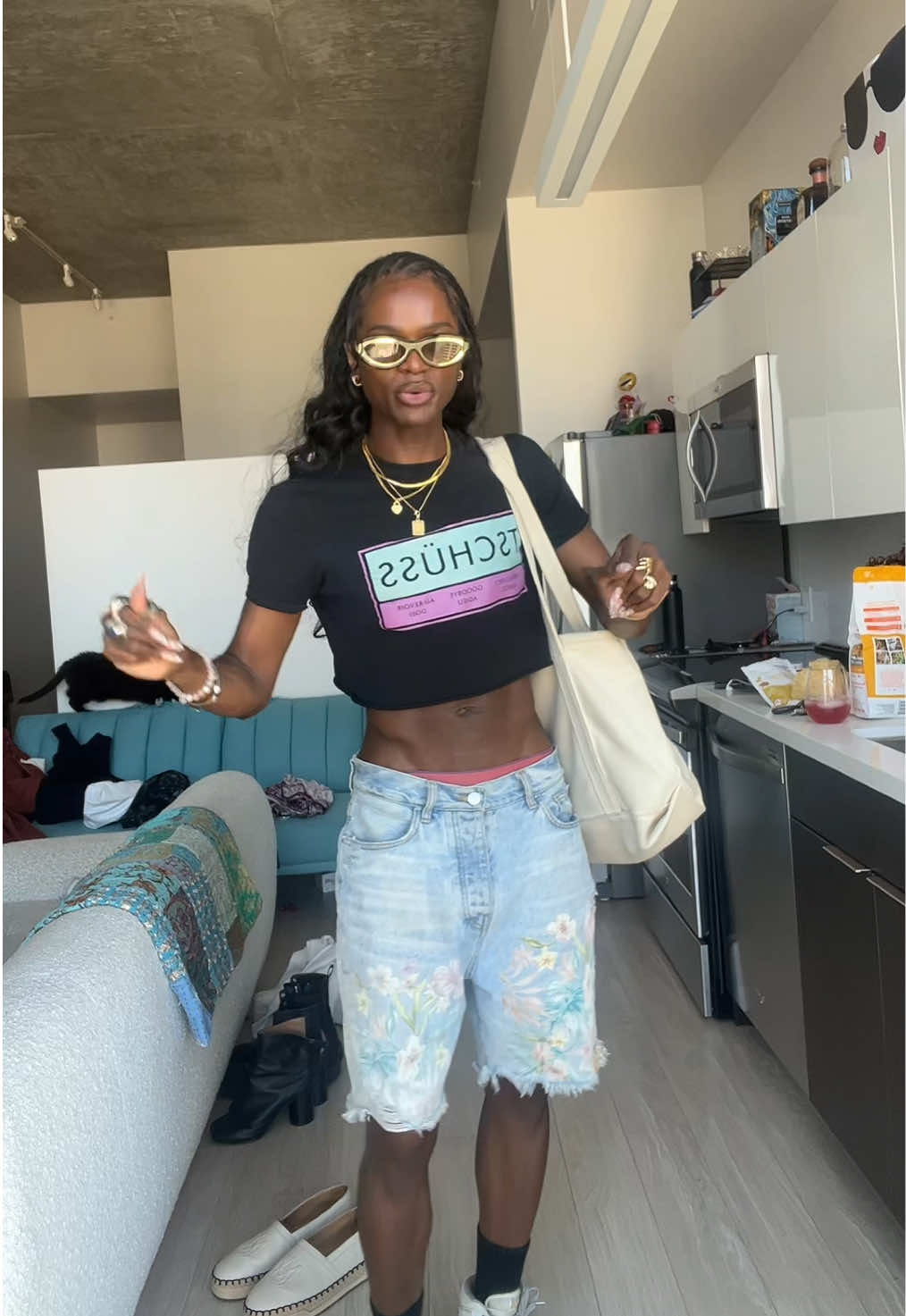 minimal effort goes a long way ig!  #OOTD #summerstyle #losangeles #queerstyle 