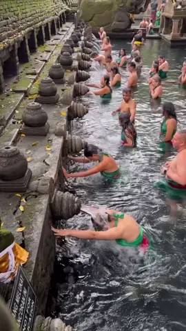 💦 TIRTA EMPUL – HOLY WATER PURIFICATION RITUAL Cleanse your soul, body, and mind through a sacred Balinese water purification ritual at Tirta Empul Temple 🛕💧 Feel the spiritual energy of Bali as you step into crystal-clear holy springs guided by local tradition 🌿🙏 video taken by 📷 @sangeetathakur01  location 📌 Tirta Empul Temple,Tampak Siring  ⠀ 📲 Contact Us: 📞 WhatsApp: +62 812 4630 1897 🌐 Website: www.sayapbali.com 📱 Instagram: @sayapbali ⠀ ✨ Let your journey in Bali be spiritual and unforgettable with Sayap Bali Travel ✨ ⠀ #SayapBaliTravel #TirtaEmpul #HolyWaterPurification #SpiritualBali #HealingJourney #BaliExperience #TempleTour #BaliCulture #BaliTrip #BalineseRitual #BaliPrivateTour #ExploreBali #VisitBali #SpiritualRetreat #WaterBlessing #BaliHealing #UbudTrip #TravelToBali #BaliItinerary #BaliAdventure #SoulTravel #BalineseCulture #BaliVacation #bali2025 