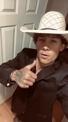 #CapCut #fyppppppppppppppppppppppp #foryoupage #cowboy #western #westernfashion #outfit 