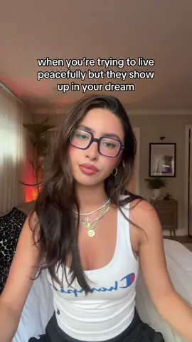 “Mercury is in renegade” or whatever 💀😂 #girls #dreams #latina #chisme 