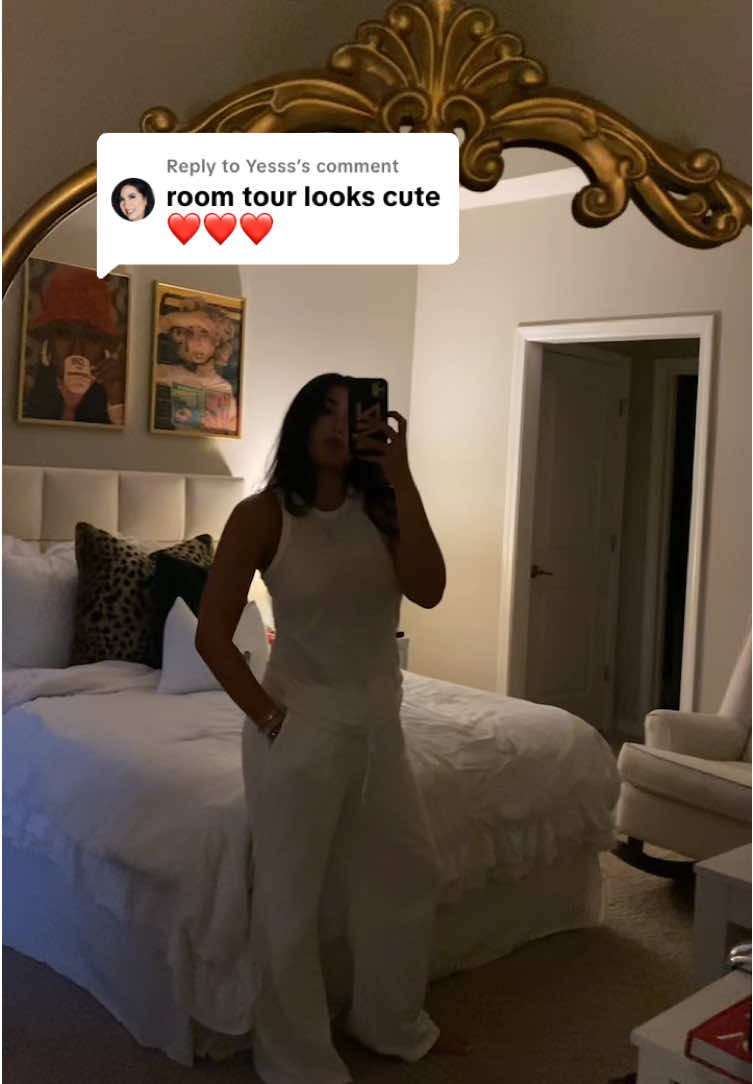 Replying to @Yesss it is a little messyyyy but here u go! 🫶🏼💚 #fyp #foryoupage #parati #viral #homedecor #RoomTour 