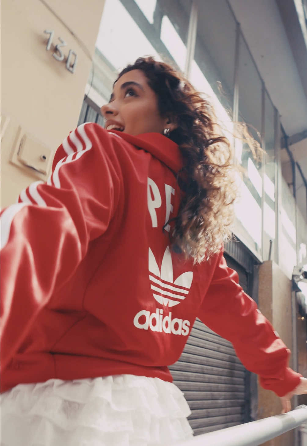 Muchos celebran una fecha, pero yo celebro el sentimiento. Porque Perú es clave en todo lo que soy. Se lleva en la piel, todos los días. 🇵🇪✨ @GESS FILES  @adidas #BringBack78 #creadoconadidas 
