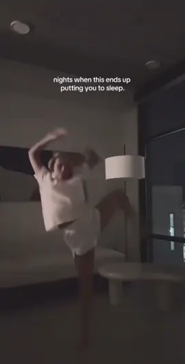 I’m an ex dancer so don’t mind how sloppy this is #dance #dancer #lyrical #latenighdance #dancing #emotional #relatable #fyp #fy #blonde #audio #audiotouse #sound 