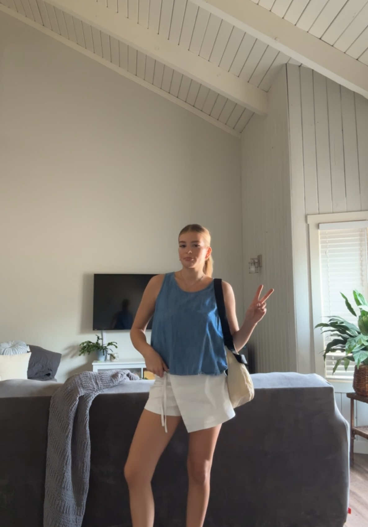 Here was my outfit for a pool party event 😹😹👐🏼👐🏼 #outfit #OOTD #fitoftheday #fitcheck 
