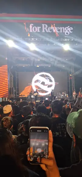 kamu tidak cantik, kamu pun tidak seperti bidadari, tapi kenapa kamu selalu ada selamanya di kepalaku ? #foryourpage #picafest2025 #perayaanpatahhati #forrevenge #konserbali #fyppppppppppppppppppppppp #beranda 