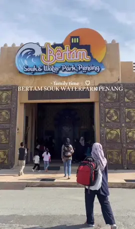 Bergembira lah sepuasnya di BERTAM SOUK WATER&PARK PENANG Time:10 am -5 pm Harga tiket(promo ) Dewasa (13tahun-59tahun) RM 45 Kanak2(5 tahun-12 tahun) RM 35 Warga emas(60 tahun keatas) RM 35 SEWA PELAMPUNG RM 20 deposit RM 10(cash) #fyppppppppppppppppppppppp #penang#waterpark 