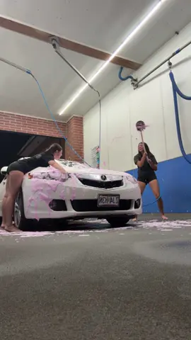 Shakin butt on top of car🏎️ @kait1yn.17 