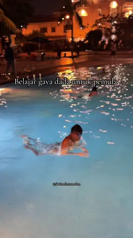 Next tutorial gaya apa lagi yaa 🙌🏻 #fyp #swimming #breastroke #belajarrenang #trending 