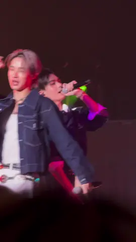 မိုက်တယ်ကြိုက်တယ်ခိုက်တယ်😭❤️‍🔥@Santa #santa #santapongsapak #fangirl #fypシ゚ #foryou #musiconinjapand1
