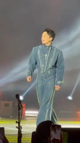 [280725] NEGAV AT CONCERT ANH TRAI SAY HI LAS VEGAS Hoàng tử tới rồiiiii Source: maccuoiha120401 __________ 💙 Thông tin liên hệ 💛 𝐅𝐚𝐧𝐩𝐚𝐠𝐞: FC Embes 𝐓𝐢𝐤𝐭𝐨𝐤: fcnegav (FC Negav - Embes) 𝐈𝐧𝐬𝐭𝐚𝐠𝐫𝐚𝐦: fcnegav.embes  𝐓𝐡𝐫𝐞𝐚𝐝𝐬: fcnegav.embes 𝐆𝐫𝐨𝐮𝐩 𝐩𝐫𝐢𝐯𝐚𝐭𝐞: FC Negav - Embes  𝐆𝐫𝐨𝐮𝐩 𝐩𝐮𝐛𝐥𝐢𝐜: FC Negav - Gia đình Embes __________ #Negav #DangThanhAn #FCNegav #Embes #NegavLasVegas #AnhTraiSayHiLasVegas