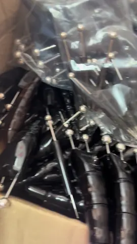 🎋 SÊN BẠC CẠO GIÓ – BÍ QUYẾT GIẢI CẢM TRUYỀN THỐNG 🎋 🤒 Cảm gió? Nhức mỏi? Đau lưng vai gáy? ✨ Chỉ cần 1 cây sên bạc – Giải pháp cạo gió cực kỳ hiệu quả và an toàn! 🔥 Tác dụng tuyệt vời: ✅ Giải cảm nhanh ✅ Lưu thông khí huyết ✅ Giảm đau mỏi toàn thân ✅ Chống nhiễm khuẩn nhẹ nhờ bạc nguyên chất 💯 Dễ dùng – Nhỏ gọn – Cực bền 👉 Dùng với dầu gió hoặc rượu gừng là “xuất sắc luôn”! 🌿 Dụng cụ dân gian – Hiệu quả hiện đại 🛒 Đặt ngay kẻo hết! 📩 Inbox để được tư vấn chi tiết! #senbac #caogio #giaicam #giammoimat #yhoctruyenthong #meoVat #dungcutrithuong #suckhoe 