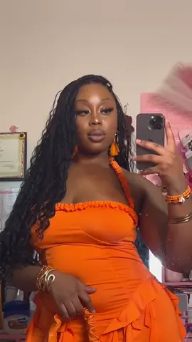 Im wearing a size Medium 🧡🔥✨  #tiktokshop #summerdress #Diamondshania 