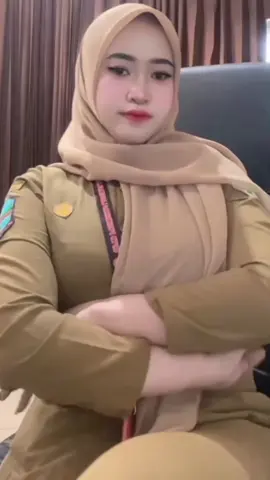 PNS Cantik viral Terbaru hari ini trending lewat beranda karena penampilannya bersih dan feminim banget  #pnscantik #gurusmp #gurusd #gurutiktok #guru #pns #pnsmuda #carijodohonline #carijodohyangserius #carijodohyangserius #carijodohbuatnikah #jandamuda 