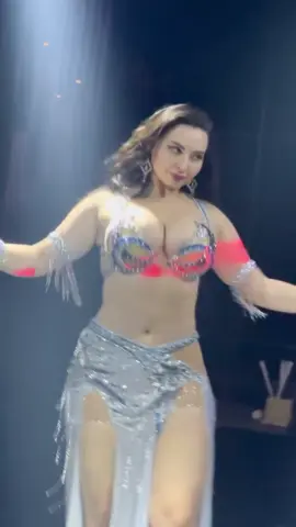 Arabic belly dance #dubai🇦🇪 #dubaigirl #foryou #foryou #foryou 