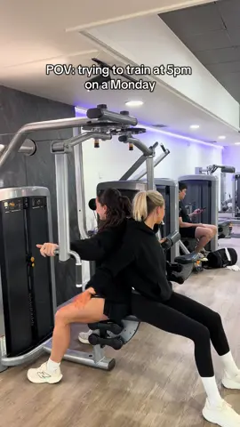 It’s called multitasking 💁‍♀️ #afriverstone #fyp #GymTok #gymmemes #anytimefitness #anytimefitnessaustralia 