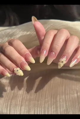 Màu vàng siu hót đây ạ ❤️❤️❤️#ỳp❤️xuhuongtiktok #nails #nailsartvideos 