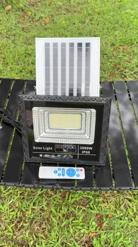 Đèn pha  năng lượng mặt trời 3000w #xuhuong #dennangluong #dennangluongmattroi #dennangluongmattroigiatot #emhuyensansale 