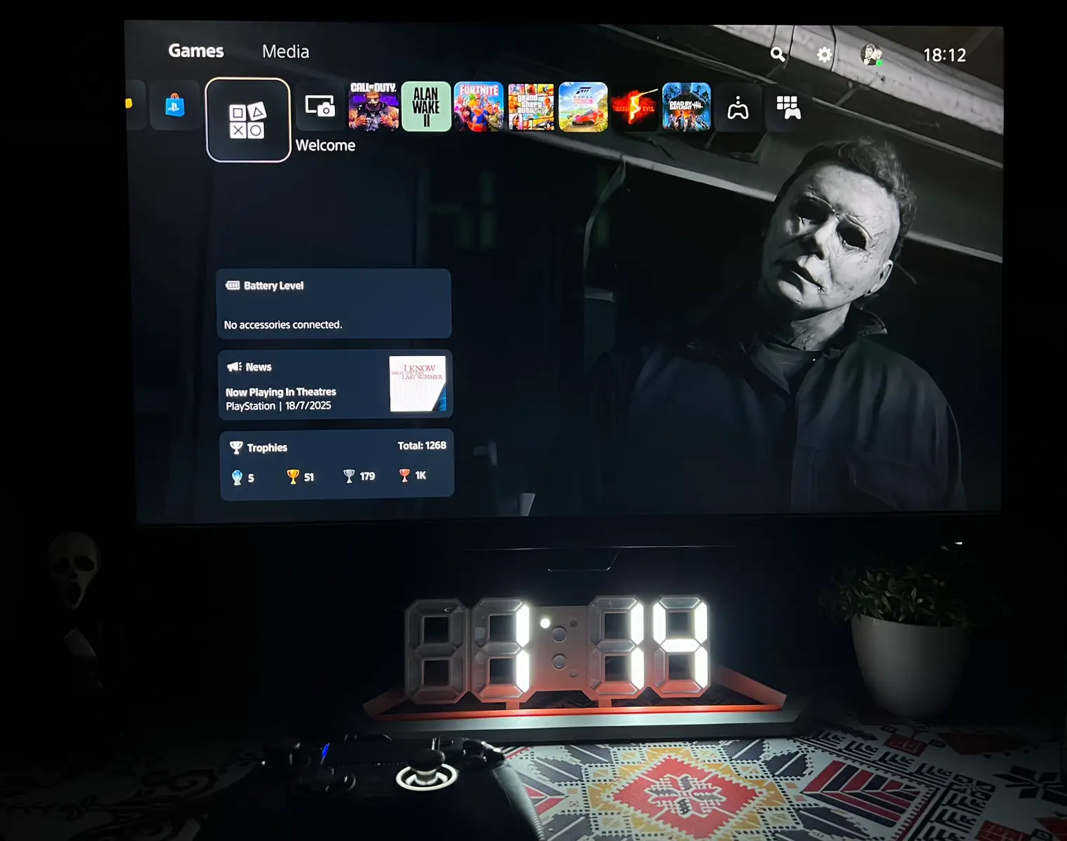 #4u #foryou #foryoupage #fyp #خلفيات #ps5 #اكسبلور #viral #wallpaper #movie #story #movies #halloween #michaelmyers #halloweenmovie #مايكل_مايرز 
