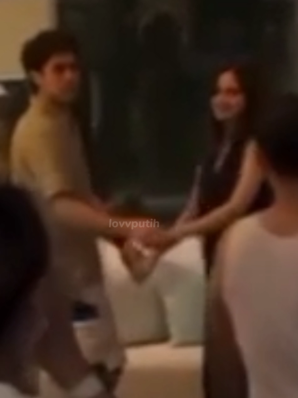 another warm moments🥹🤍 sumber : igs cacaanska and barama music 🤍 , thankyouu for sharing these heartwarming videos!🫶 #elrumi #syifahadju #maiaestianty #terbaru #fyp #bali 