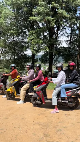නුවර එළියේ scooter සංචාරේ 💚 #fyp #srilankan_tik_tok🇱🇰 #nuwara_eliya_sri_lanka #shen_yeah #longweekendvibes 