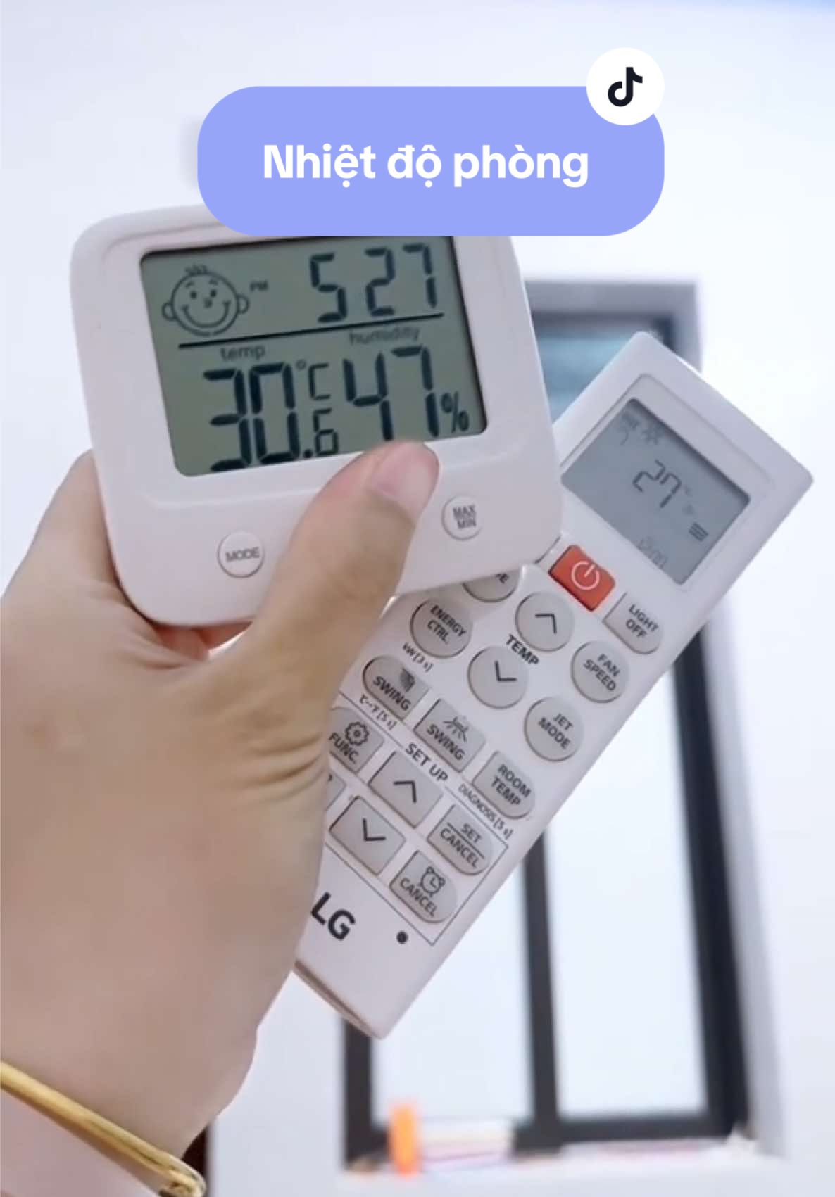 Nhà nào có em nhỏ nên có 1 chiếc nhiệt kế ẩm để đo nhiệt độ phòng nhen. #nhietkedientu #nhietkedonhietdophong #domevabe #mebimsua 