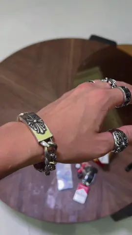 My bro thought this Chrome Hearts bracelet was ₱5000+… it’s actually just ₱4xx.#OOTD #philippines🇵🇭tiktok #chromehearts #ootdfashion #bracelet 