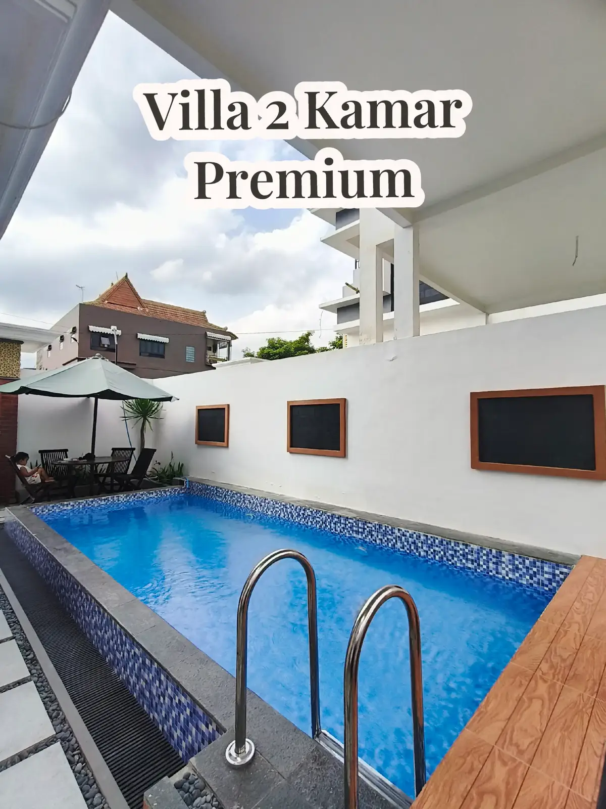 Fasilitas: 2 kamar tidur  2 kamar mandi ( 1 dalem ) Waterheater  Karaoke  Wifi SmartTv Kolam Renang uk 7m x 3m BBQ  Kapasitas 10 org  lokasi strategis samping Taman dolan&Baloga k alun2 batu dekat #alunalunbatu #sewavillamurah  #alunalunbatu #batumalang #sewavillamurah #villaviral #villaluxury #villapremium #villamurahbatu #sewavillabatumalang #staycationvibes #naravilla #villamewahbatu #bns #baloga #batulovegarden #tamandolan #holidays #naravillabatu #rekomendasivilla 