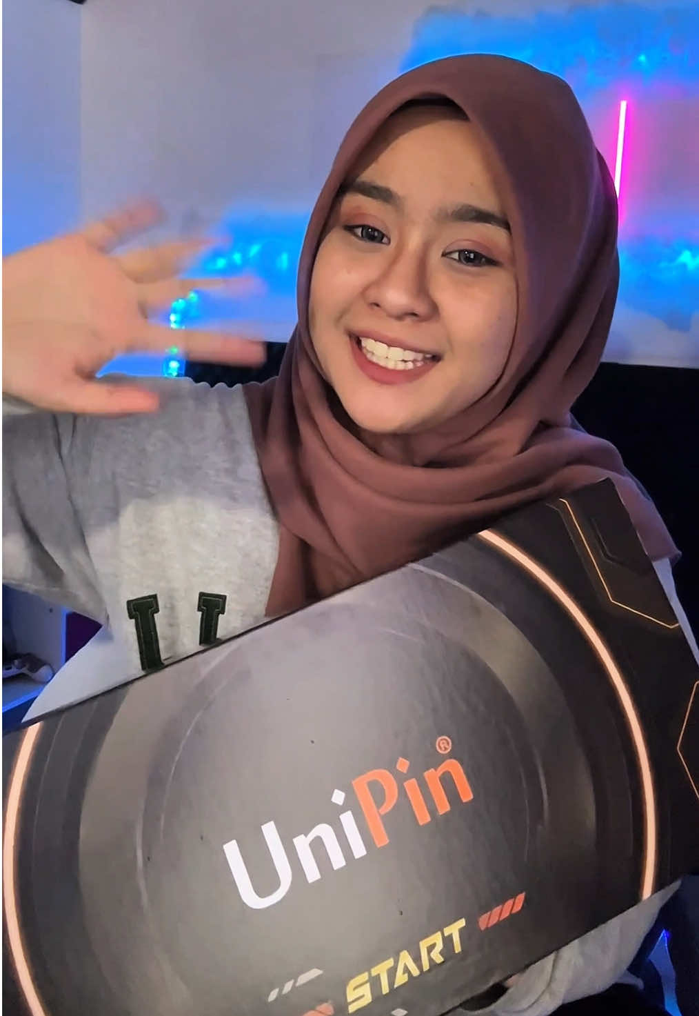 Happy birthday UniPin!! Korang jangan lupa untuk topup sebab ada epic cashback untuk korang enjoy tau! Check out website diorang sekarang! @unipinmy 