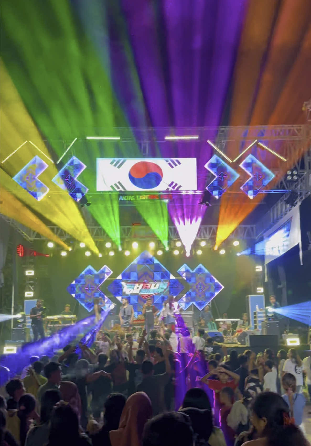 Ayukk di list jobnya.. Asikin acaramu bersama 🌈 @anjay_lightingnya  Lighting support brand @LUNAR HYBRID BY KSM  @lunargank  @SERIKAT BONAGUNG 🤘