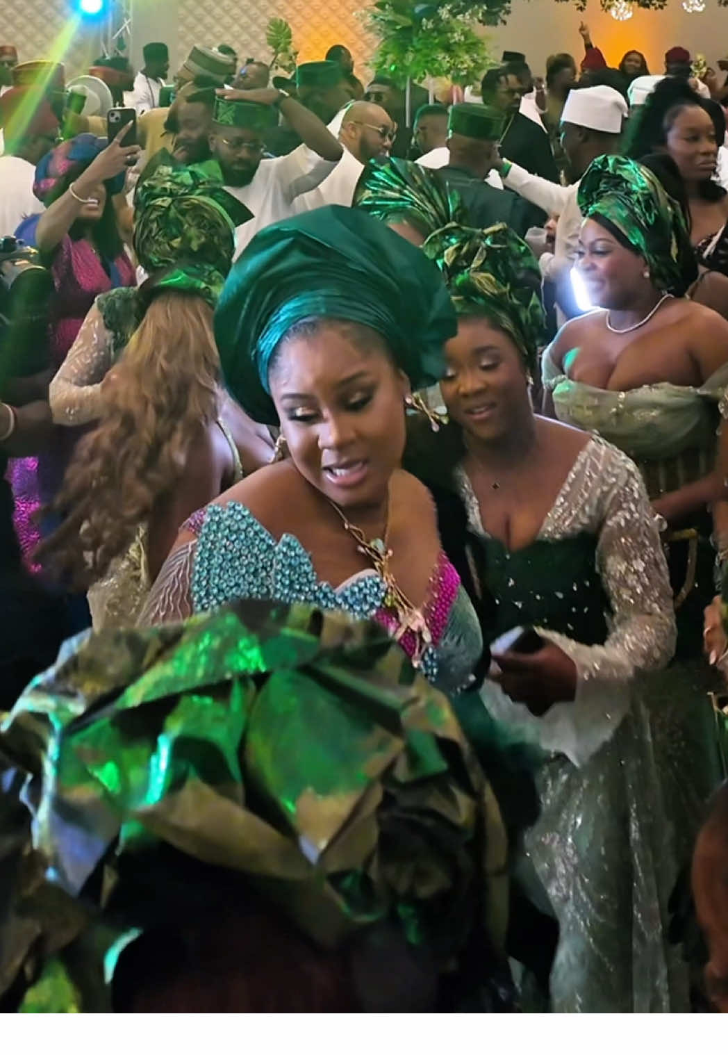Adesuwa and her Aso Ebi ladies ⚡️⚡️⚡️⚡️⚡️ #traditional dress. #igbotraditionalwedding  Adesuwa & Emeka 🤵🏽‍♂️ 👰🏾 💘 #asoebi #asoebibella #nigeriaweddings #igbowedding #beninwedding #houstonwedding #djkuncept #fyp #fypシ #weddingtiktok #foryoupage #viralvideo 