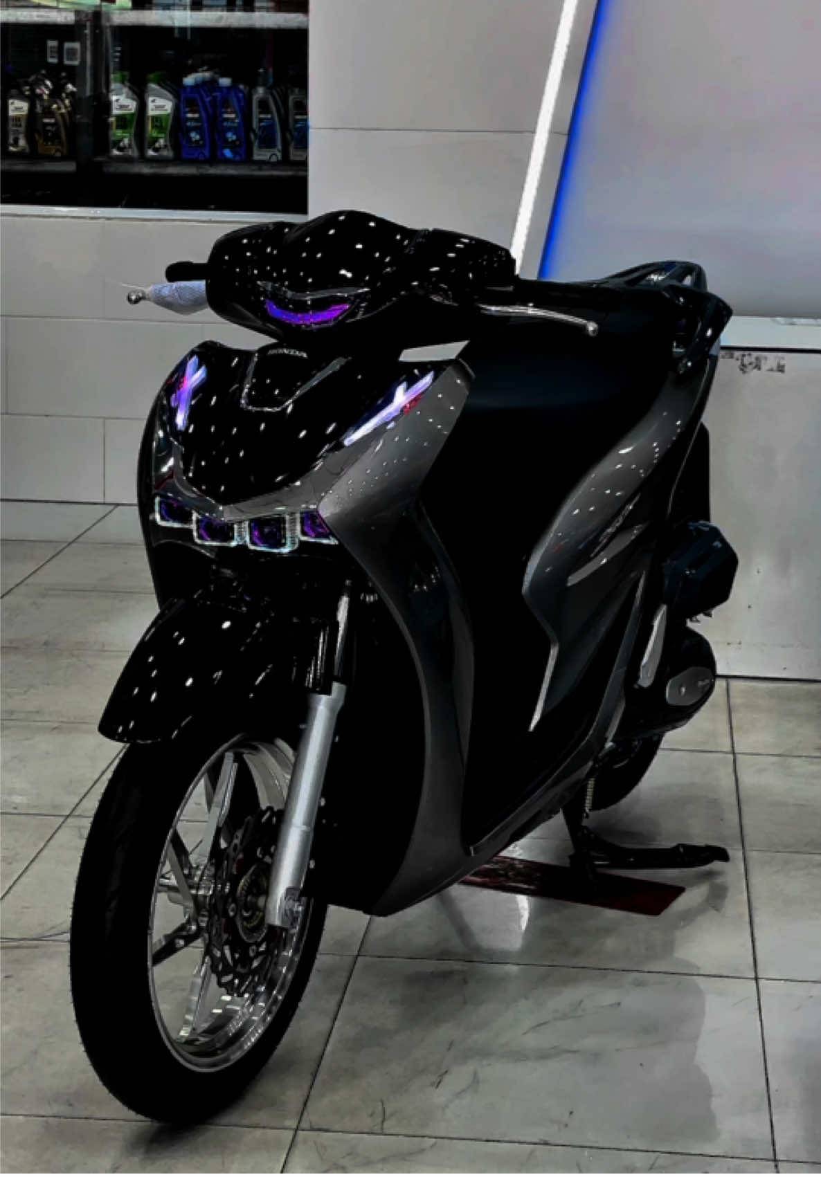 SH125 / SH160 🌷 Xám Đen 3D+ Led Audi +Bi Cầu💕New💥💥💥  _ Chỉ từ 15 chệu _Hỗ trợ trả góp chỉ cần CCCD  _Thu xe cũ đổi xe mới  _Quà tặng hấp dẫn lên đến 2chệu🎁 _Hoa hồng cho người giới thiệu 500 đến 1chệu 🧧  💥 ĐẶT BIỆT: liên hệ trước 𝐆𝐚̣̆𝐩 𝐍𝐆𝐎̣𝐂 𝐀́𝐍𝐇 hỗ trợ xăng xe  500_1 chệu  📱Zl/call : O𝟗𝟔.𝟒𝟐𝟒.𝟕O𝟕𝟖    (𝐆𝐚̣̆𝐩 𝐍𝐆𝐎̣𝐂  𝐀́𝐍𝐇 ) Quận 12-HCM  ( Làm hồ sơ giấy tờ trực tiếp tại cửa hàng) #sh160 #sh160i #SH #SH160 #SH160i #sh2025
