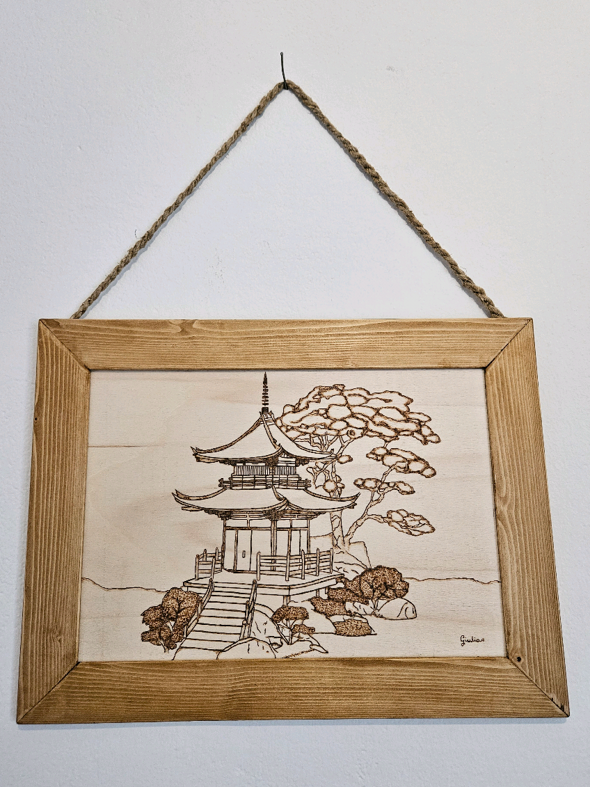 Quadretto pagoda pirografa🏯⛩️🌺 #pirografia #pirography #pirografo #quadro #pagoda #oriente #oriental #giappone #arte #artigianato #legnoperpassione #woodworking #therisingwood #perte #neiperte #foryou 