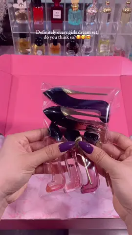 Packing a bag of mini perfumes.#perfumes #parfume #miniperfume #perfumetiktok #parfumviral 
