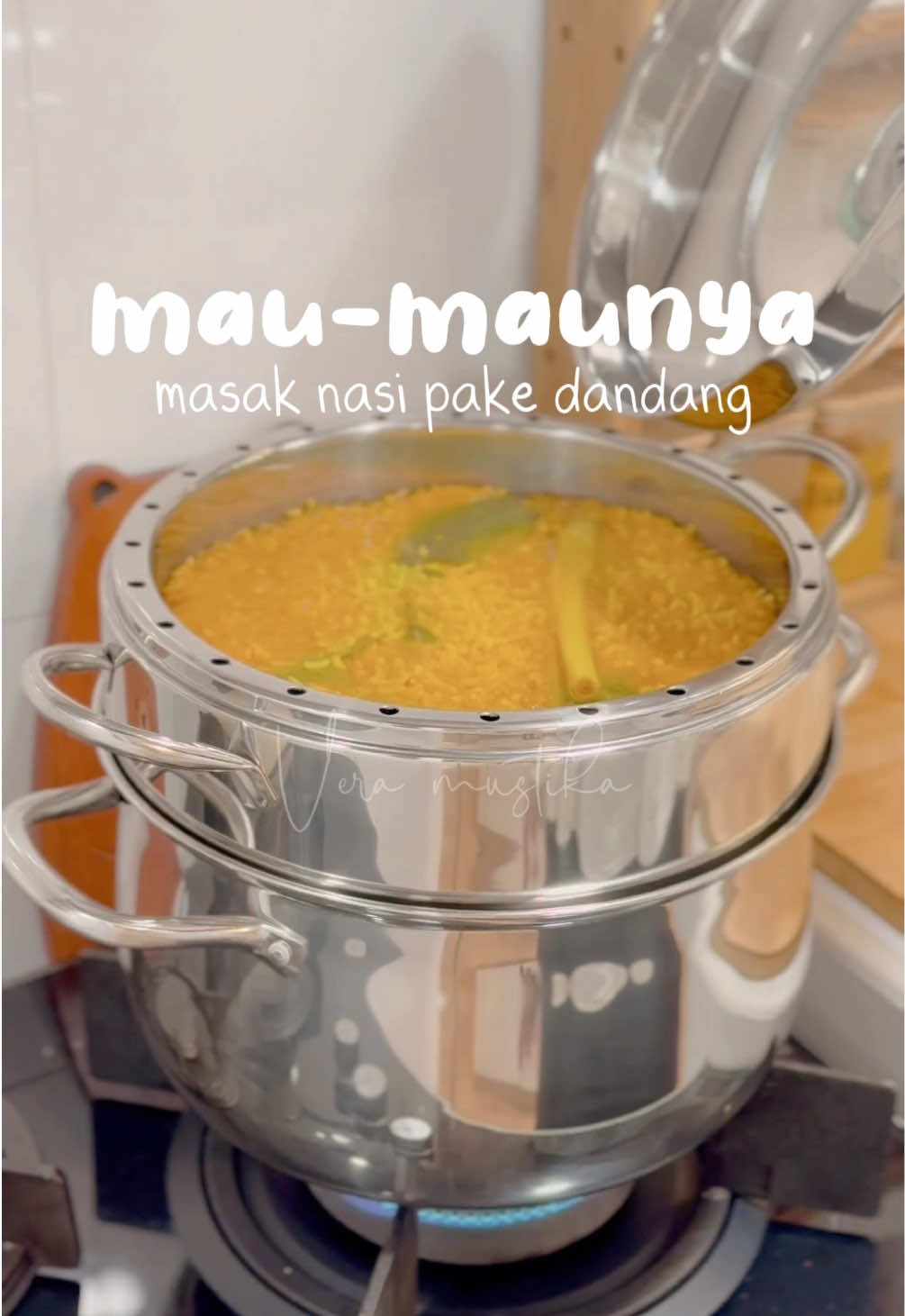 Replying to @yaztyas09 bisa banget masak nasi nih, tp panci kukusnya pake yg ini.  #pancikukus #pancistainless #kukusan #kukusanstainless #dandang #freemir #dapurestetik #dapurmungil 