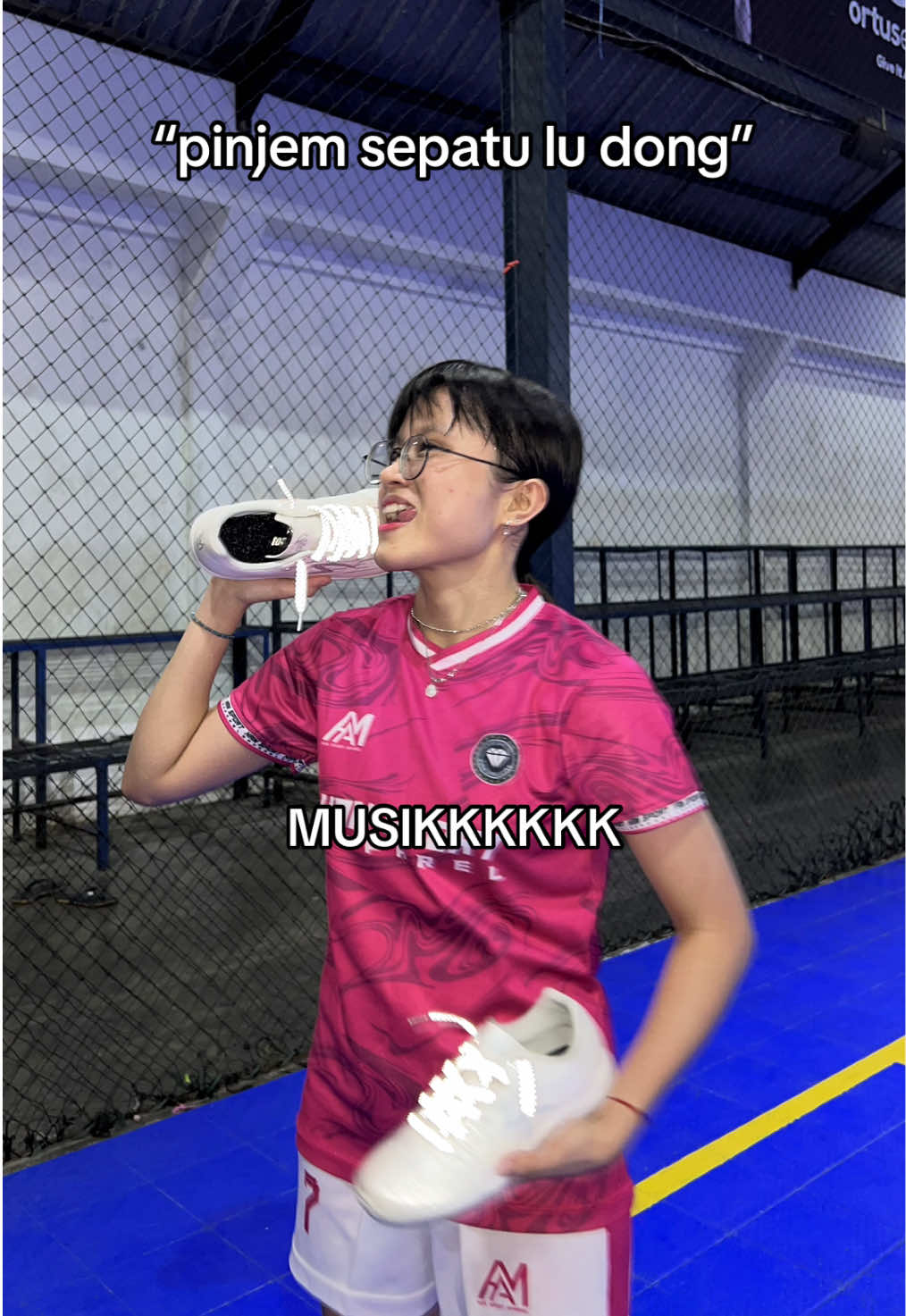 sudah terbiasa terjadi tante😜🔥