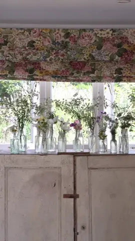 Ad Bringing the outside in with the @sanderson1860 @highgrovegarden fabric collection for my barn window blind. After exploring the abundance of beautiful prints in the collection, I chose the iconic Hydrangea and Rose print. The design captures the blooming buds of Hydrangeas and Roses which you will find not only in the Highgrove garden, but within our cottage garden too. Thank you @sanderson and @highgrovegarden for bringing my visions to life for my garden window view. Sanderson have kindly shared a free sample code for my followers, be sure to use BELLE5 for your free sample order on the Sanderson site!