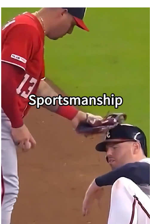 Great sportsmanship 🙏  #baseball #heartwarming#baseball #sportsmanship #wholesome #classy 