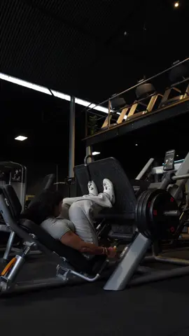 draft🧍🏾 #legday #legpress #gym #motivation #Fitness #tamil #fyp 