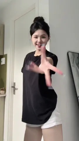Chạm vào nhau một cách thật vội vàng:)) #fyp #xh  dc?