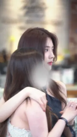 Coi cổ tương tác với fan mà ghen tị luôn á , xinh kiểu nữ 9 bhtt luông 🥹. Video được mình lụm ở douyin đăng lên để phục vụ việc ngắm . Mọi người hoan hỉ nhe #sunyining #tonnhatninh 