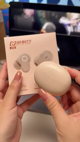 Tai nghe đẹp như thế này có chức năng mạnh mẽ. Giá cả hiện tại rất hợp lý, đừng chần chừ nữa mà đặt hàng ngay nào!#tiktok #airport #earphonesbluetooth 