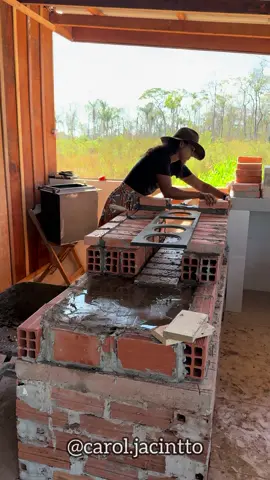 Estrutura do fogão a lenha 🥰 #vidanaroça #vidanositio #rotinanaroça #vidasimples #foryoupageoficial #fyp #foryoupage 