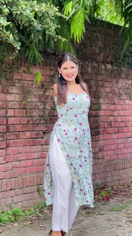 Tujha ko 🤍🙈♥️ #lovetodance❣️💕 #keeploving #meghu54 #bollywood #armless_girl❤️ #lovethissong #nevergiveup❤️💘❤️ #smile #behappy❤️😘❤️ #bepositive 