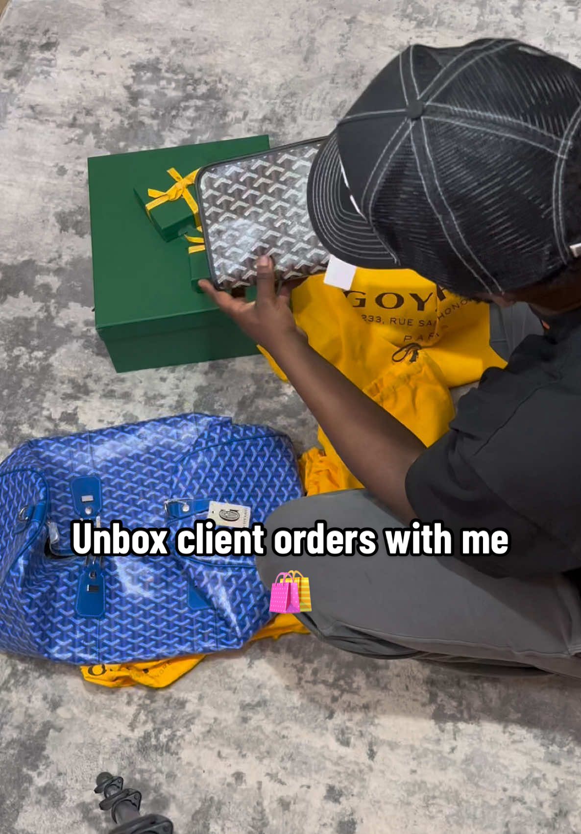 Unbox client orders with me 🛍️ #personalshopper #business #shopper #louisvuittonbag #dior 