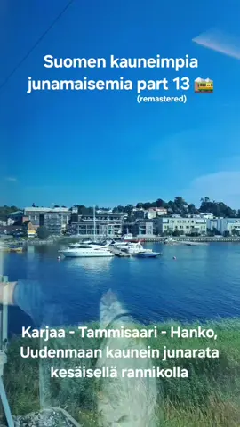 Kesäinen Hangon juna erinomaisella säällä. Juna kulkee Salpausselän kuivilla kankailla ja ylittää veneiden koristaman Pohjanpitäjänlahden. Mainioita kesäreissukohteita!