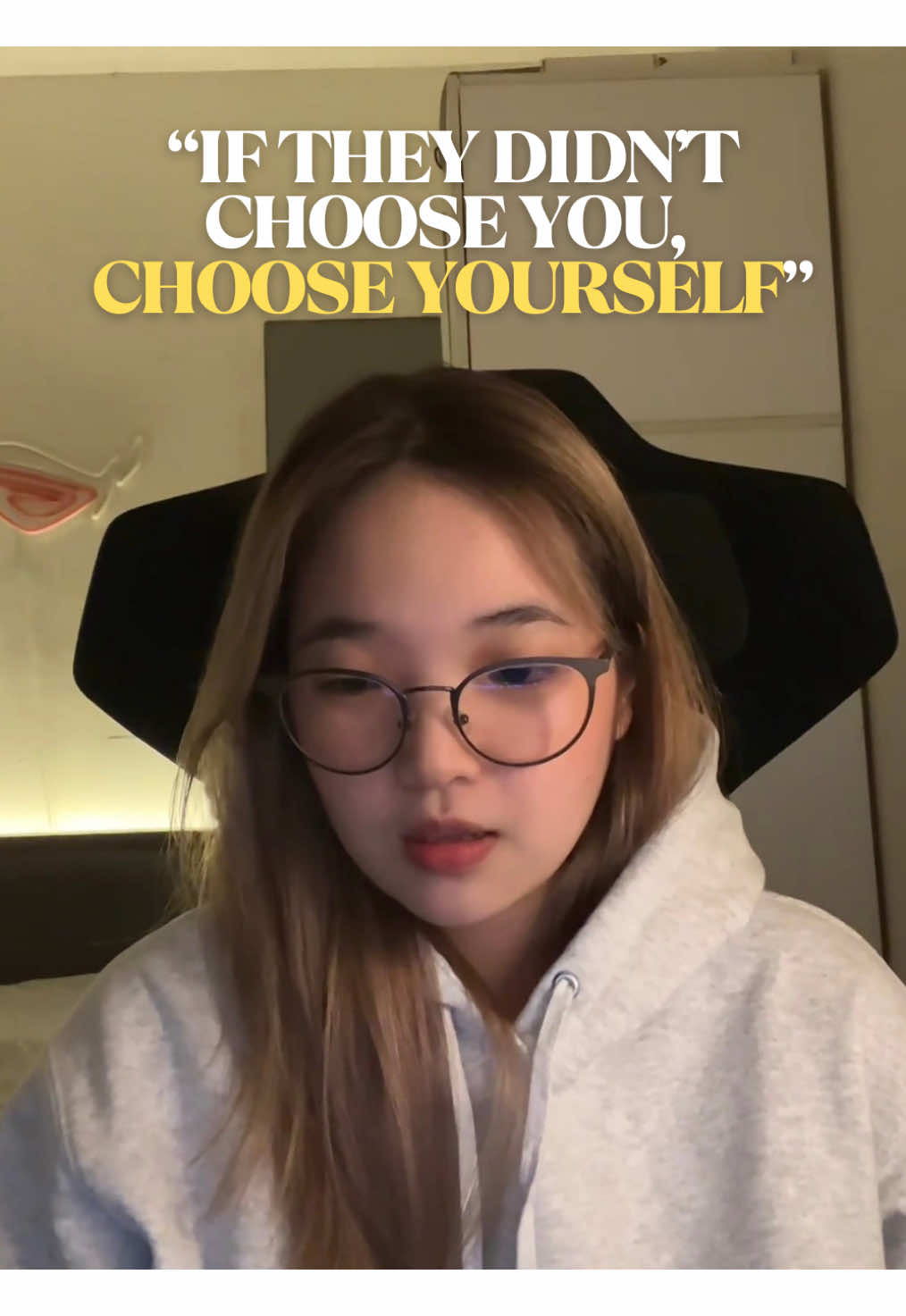 Kung hindi na ikaw ang gusto at ang inspirasyon para magbago, tanggapin mo.  Remember:  Hindi mo deserve ng taong hindi na ikaw ang inspirasyon para magbago. Huwag mo ipilit yung sarili mo sa taong hindi ka naman kayang piliin. Huwag mo ng ipaglaban yung taong hindi ka naman kayang ipaglaban.  If hindi na ikaw, piliin mo naman yung sarili mo. 🫂💛 #TiktokLive #LiveHighlights #Fyp #EmariCamille 