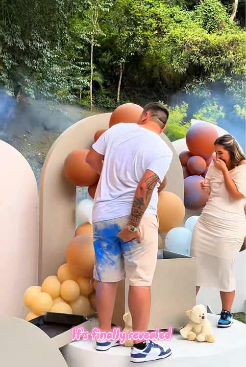 It’s finally revealed 🥰#Love #tiktok #boyorgirl #genderreveal #genderrevealparty #fypシ #surprised #babyshower #youngcouple #trending #usa #fyp