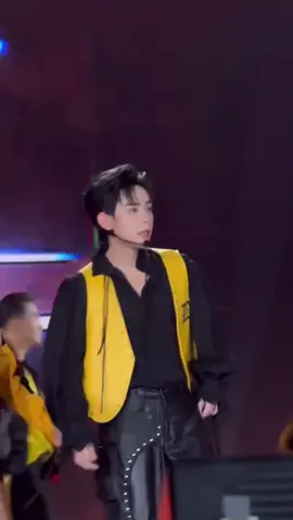 Tongtai qua đó hợp với đồ ăn Mỹ hay sao mà đẹp dữ zạ😍#QuangHungMasterD #anhtraisayhilasvegas 